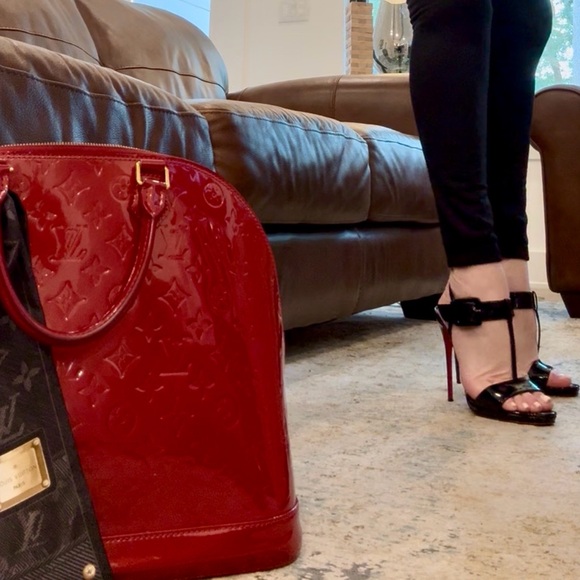 Christian Louboutin Glossy Black Heels with Red Sole - Picture 12 of 16